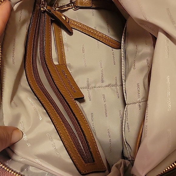 Michael Kors - Large Pebbled Leather Hobo Shoulder Bag in Luggage (Med Brown) - Picture 11 of 12